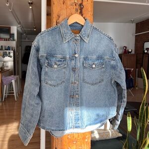 Aritzia denim jacket size small
